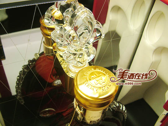 法国人头马路易十三(700ml)瓶盖细节与水晶瓶塞
